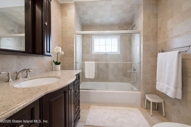 Located in the heart of New Springville, this 3-bedroom - photo 15