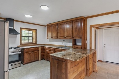 Recent completely remodeled Duplex on over 3 acres of land in - photo 18