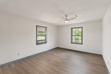 Recent completely remodeled Duplex on over 3 acres of land in - photo 34