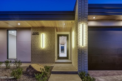 Experience luxurious desert living in this 5,111 sq. ft. custom - photo 4