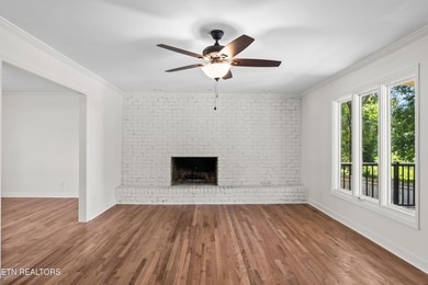Welcome to this beautifully renovated 5-bedroom, 3.5-bath home - photo 13