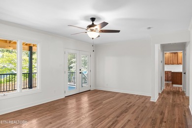 Welcome to this beautifully renovated 5-bedroom, 3.5-bath home - photo 14