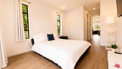 Ultimate Venice Living: A Modern Farmhouse Compound Near Abbot - photo 16