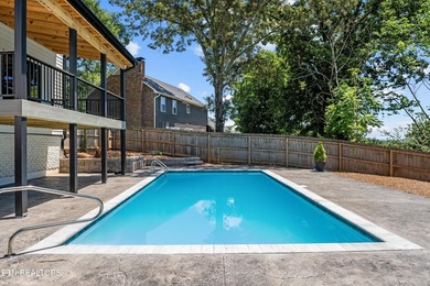 Welcome to this beautifully renovated 5-bedroom, 3.5-bath home - photo 18