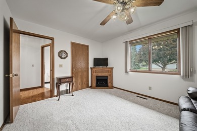 Beautifully maintained and set on a corner lot, this ranch-style - photo 19