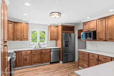 Welcome to this beautifully renovated 5-bedroom, 3.5-bath home - photo 21