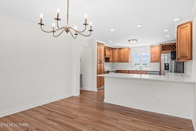 Welcome to this beautifully renovated 5-bedroom, 3.5-bath home - photo 23