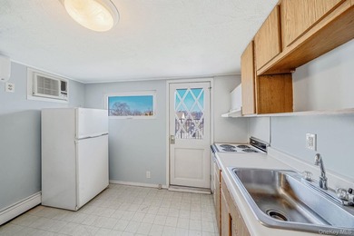 Welcome to this beautifully maintained 3 bedroom, 2 full - photo 26