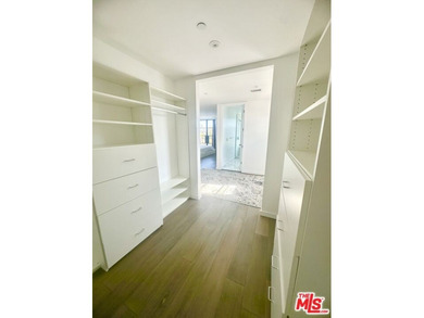 Ultimate Venice Living: A Modern Farmhouse Compound Near Abbot - photo 27