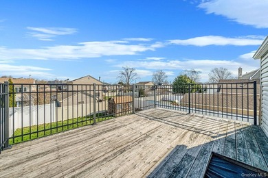 Welcome to this beautifully maintained 3 bedroom, 2 full - photo 27