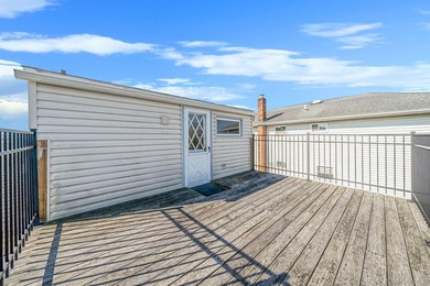 Welcome to this beautifully maintained 3 bedroom, 2 full - photo 28