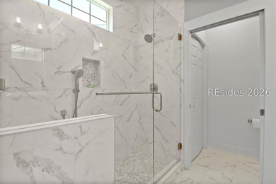Welcome home to this beautifully renovated Camellia model - photo 32