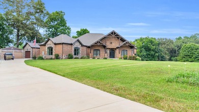 Stunning, Custom built, sprawling one-Level FULL brick & stone - photo 3