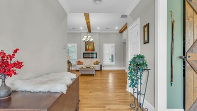Stunning, Custom built, sprawling one-Level FULL brick & stone - photo 4