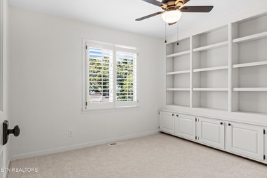 Welcome to this beautifully renovated 5-bedroom, 3.5-bath home - photo 35