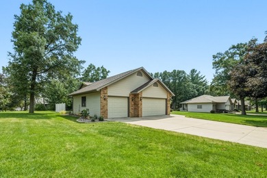 Beautifully maintained and set on a corner lot, this ranch-style - photo 36