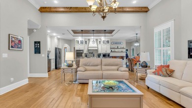 Stunning, Custom built, sprawling one-Level FULL brick & stone - photo 7