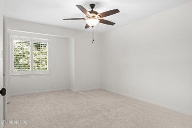 Welcome to this beautifully renovated 5-bedroom, 3.5-bath home - photo 39