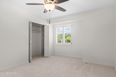 Welcome to this beautifully renovated 5-bedroom, 3.5-bath home - photo 40