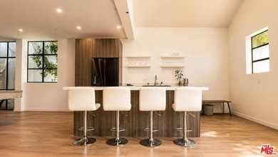 Ultimate Venice Living: A Modern Farmhouse Compound Near Abbot - photo 41