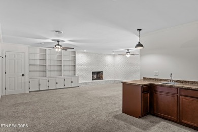 Welcome to this beautifully renovated 5-bedroom, 3.5-bath home - photo 41
