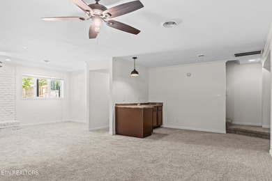 Welcome to this beautifully renovated 5-bedroom, 3.5-bath home - photo 42