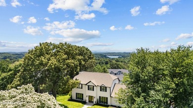 Welcome to this beautifully renovated 5-bedroom, 3.5-bath home - photo 48