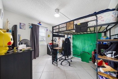 Immediate income potential! Spacious 3 Bed, 2 Bath, first-floor - photo 12