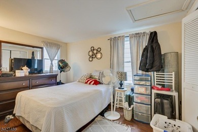Amazing opportunity to Own a Mixed-Use House / Building. This - photo 15