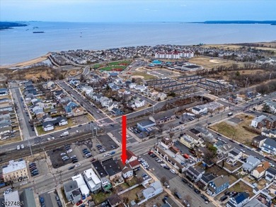 Amazing opportunity to Own a Mixed-Use House / Building. This - photo 31