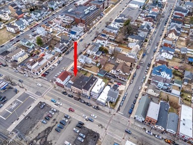 Amazing opportunity to Own a Mixed-Use House / Building. This - photo 34