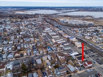 Amazing opportunity to Own a Mixed-Use House / Building. This - photo 36