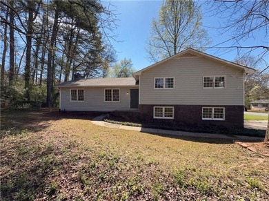 Lake Home For Sale in Acworth, Georgia