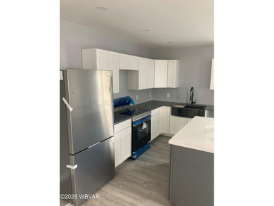 Welcome to this beautifully fully remodeled 3-bedroom home - photo 12
