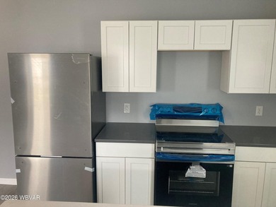 Welcome to this beautifully fully remodeled 3-bedroom home - photo 13