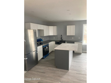 Welcome to this beautifully fully remodeled 3-bedroom home - photo 14