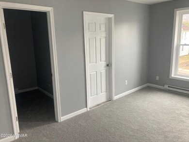 Welcome to this beautifully fully remodeled 3-bedroom home - photo 19
