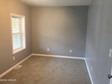 Welcome to this beautifully fully remodeled 3-bedroom home - photo 25