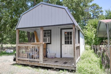 Homesteaders and hobby farmers this one's for you! Escape the - photo 30