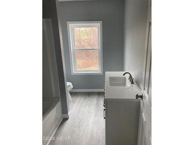 Welcome to this beautifully fully remodeled 3-bedroom home - photo 30