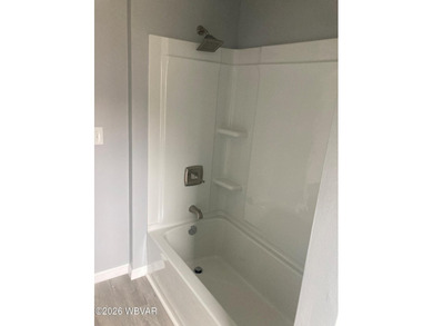 Welcome to this beautifully fully remodeled 3-bedroom home - photo 31