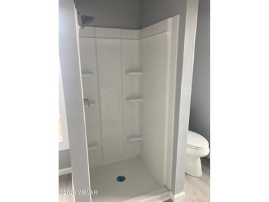 Welcome to this beautifully fully remodeled 3-bedroom home - photo 33