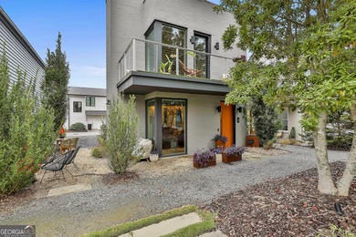 Lake Home For Sale in Fayetteville, Georgia