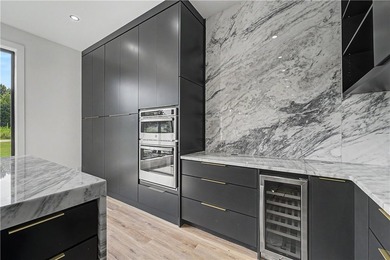 Welcome to 1 Taransay Drive, where contemporary design meets - photo 13