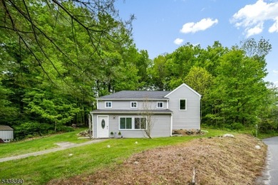 Charming ranch-style home offering 2 Bedrooms / 1 Bathroom in - photo 1