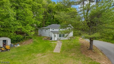 Charming ranch-style home offering 2 Bedrooms / 1 Bathroom in - photo 2