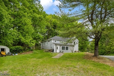 Charming ranch-style home offering 2 Bedrooms / 1 Bathroom in - photo 3
