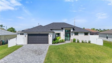 Cape Coral Lakes Area Home For Sale in Cape Coral Florida