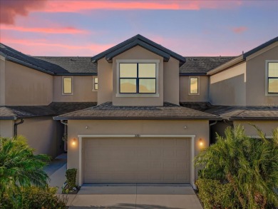 (private lake, pond, creek) Townhome/Townhouse For Sale in ST Cloud Florida