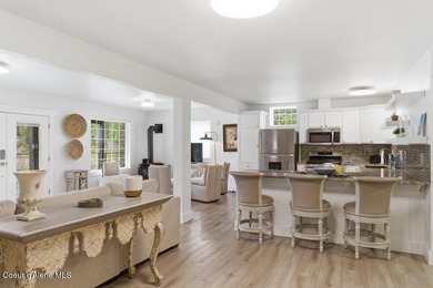 Beautifully remodeled and ideally positioned on the quiet - photo 12